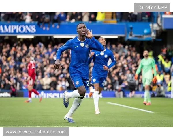 切尔西1-1战平阿森纳，凯塞多红牌后十人坚守